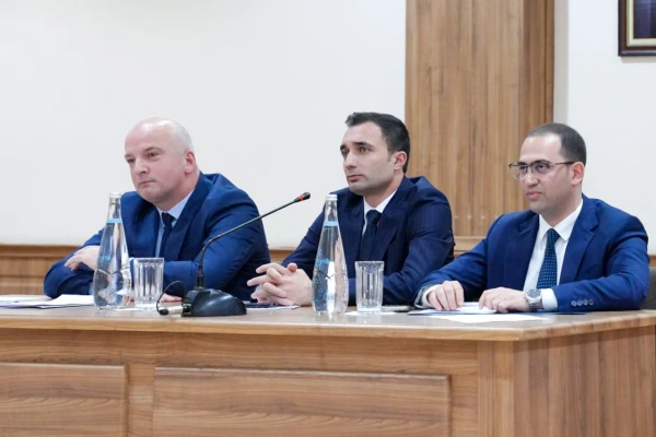 Naxçıvanda əmək bazarının inkişafı məsələlərinə  dair görüş keçirilib