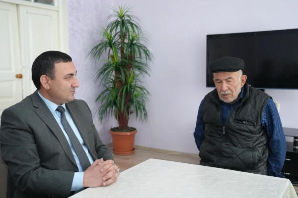 Dövlət Məşğulluq Agentliyinin İdarə Heyətinin sədri Rasim Piriyev Sədərək rayonundan olan bir sıra şəhid ailələrini ziyarət edib