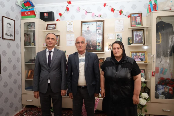 Dövlət Tibbi-Sosial Ekspertiza və Reabilitasiya Agentliyinin İdarə Heyətinin sədri Ramin Səfərov Şahbuz rayonundan olan bir sıra şəhid ailələrini ziyarət edib