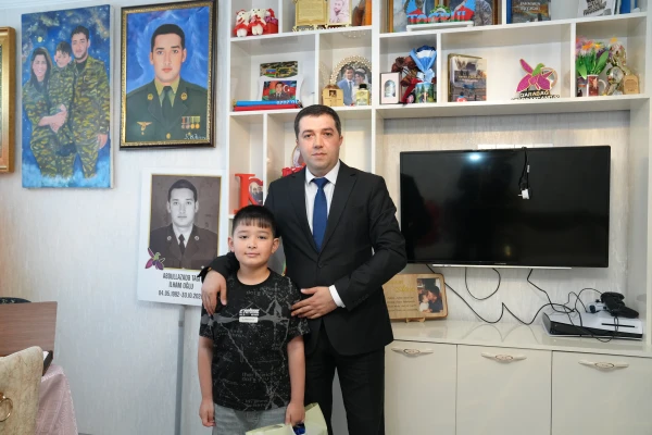 Şəhid Afət Feyzullayevin və şəhid Tağı Abdullazadənin ailələri ziyarət edilib